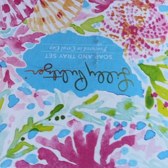 Lilly Pulitzer soap - Picture 2 of 2